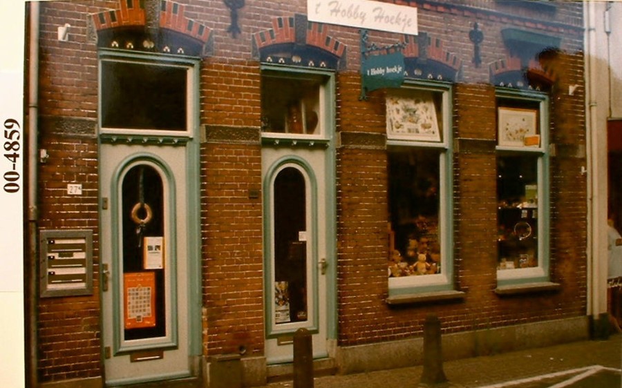 13.B.5. F0485. Het hobbyhoekje