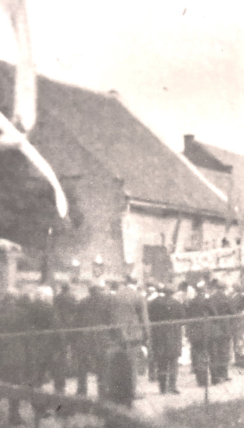 A2 Vicariestraat nrs 35. Situatie rond 1910. U ziet deelnemers aan de Sacramentsprocessie
